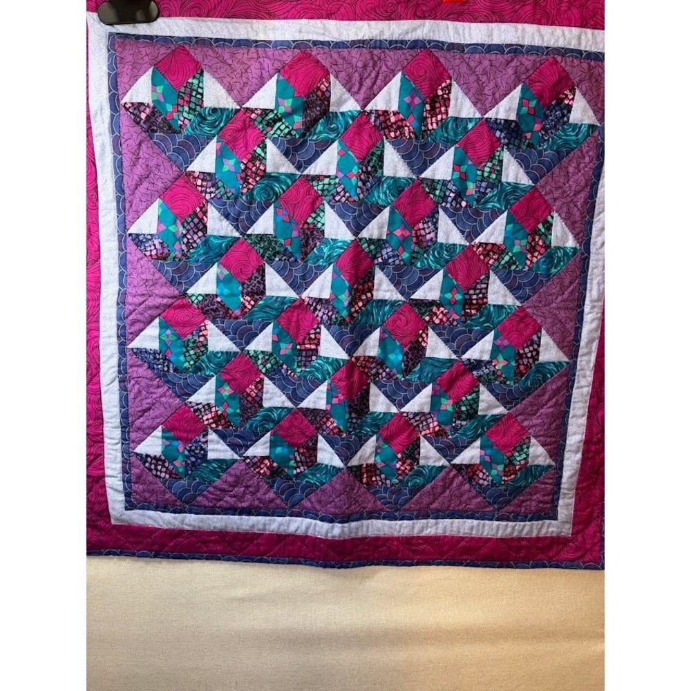 quilted hanging tapestry‎